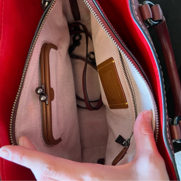 Coach 1941 Dakotah 22 Burgundy Bordeaux Glovetanned Leather Satchel - Picture 8 of 9
